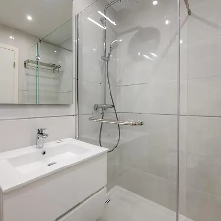 Apt. Casa Tini * لاغوس